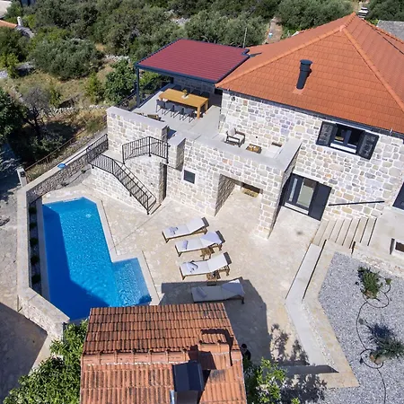 Mare Villa